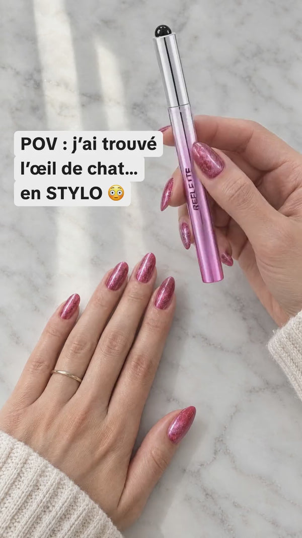REFLETTE en action : manucure œil de chat au stylo gel, teinte Rose Framboise
